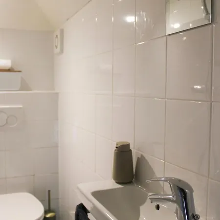 Charming Little Duplex House In 18th Parigi